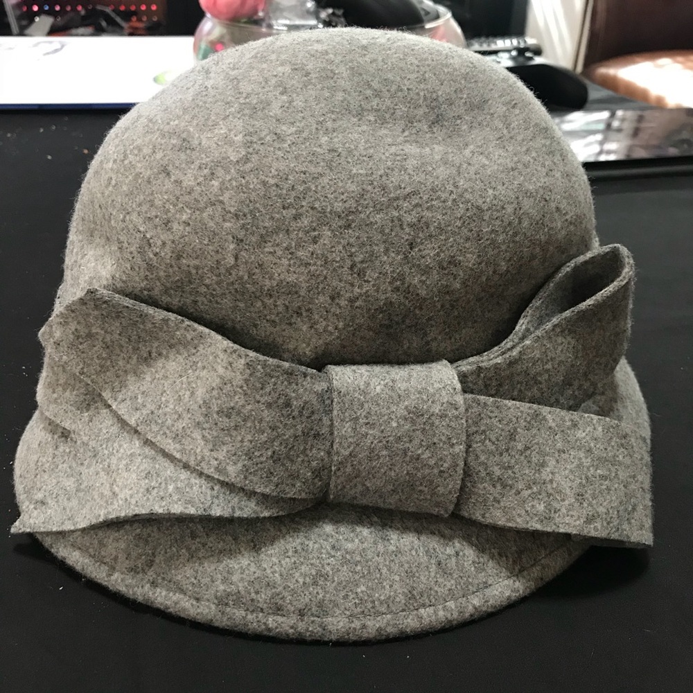 FLASH SALE Wool Grey Bow Cloche Hat